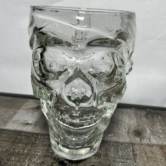 Vintage Luminarc USA Clear Glass Treasure Island Pirate Skull Mug - Picture 1 of 7